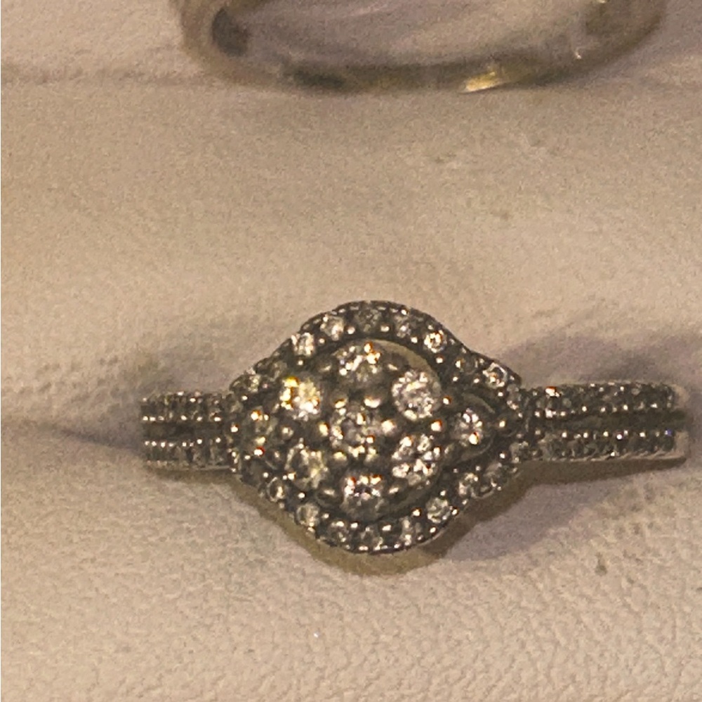 Wedding and Engagement rings. - Picture 7 of 8